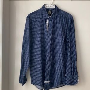 Men’s casual button down.
